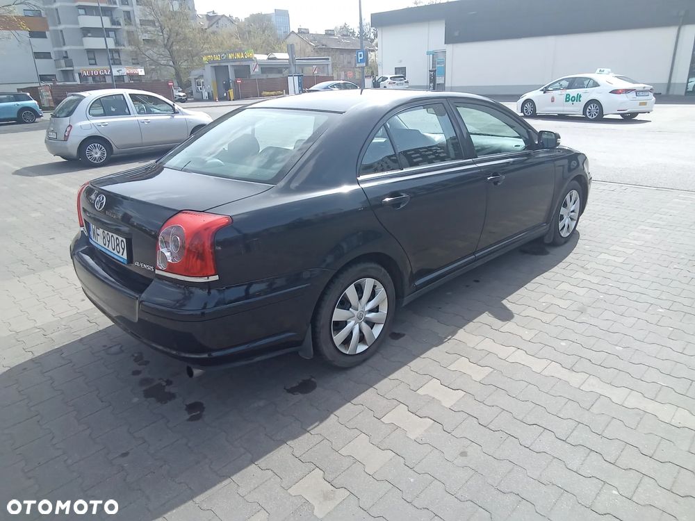 Toyota Avensis 1.6 VVT-i Luna - 2