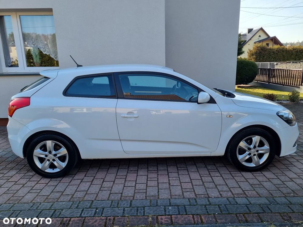 Kia ProCeed 1.4 CVVT Dream-Team Edition - 10