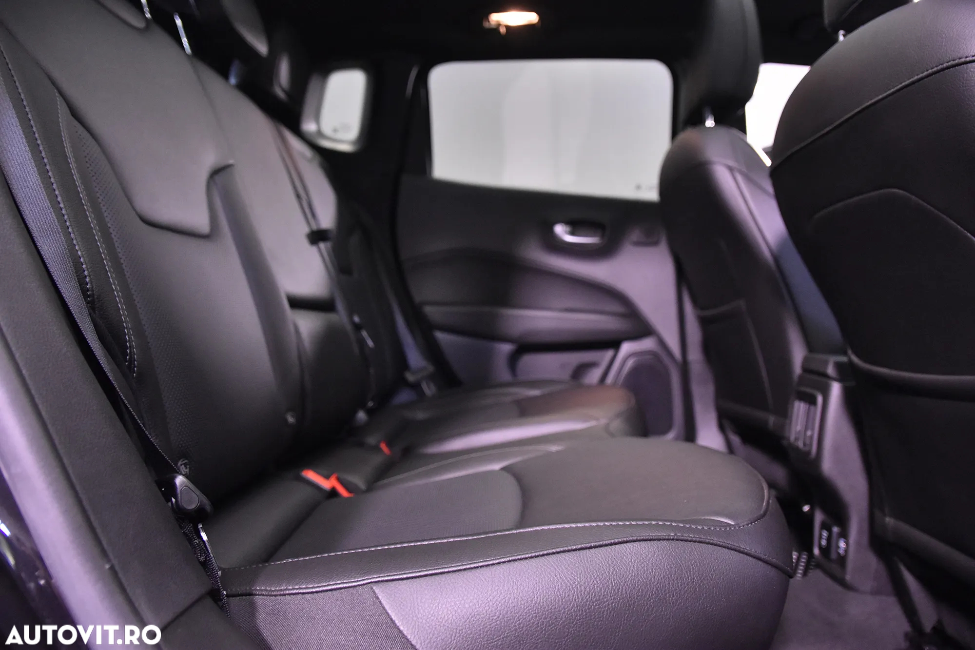 Jeep Compass - 12