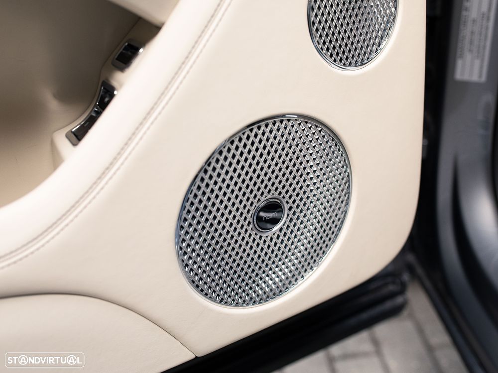 Bentley Bentayga EWB V8 Azure - 36
