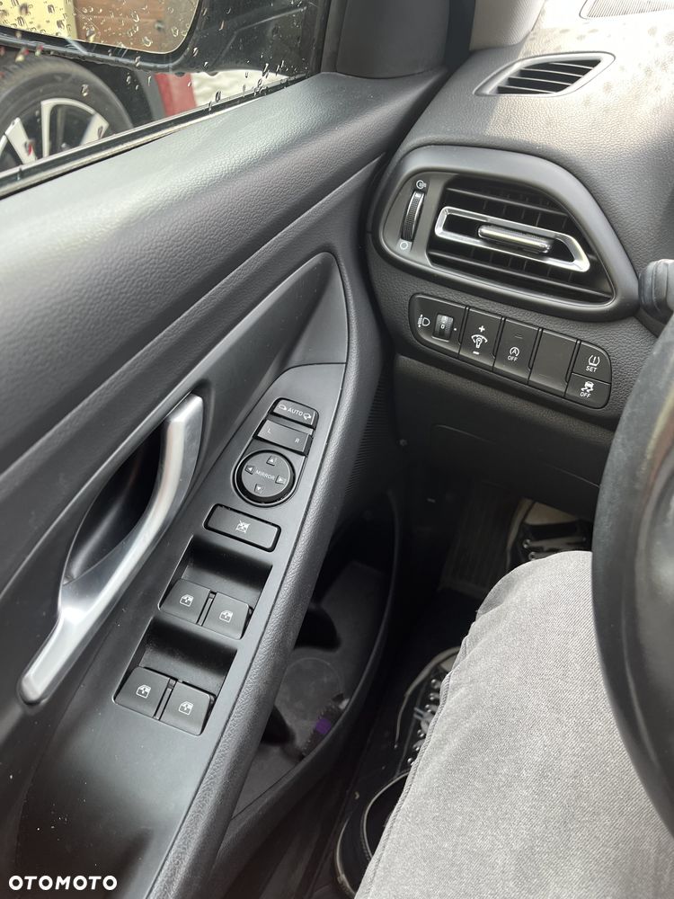 Hyundai i30 1.0 T-GDI Smart - 11