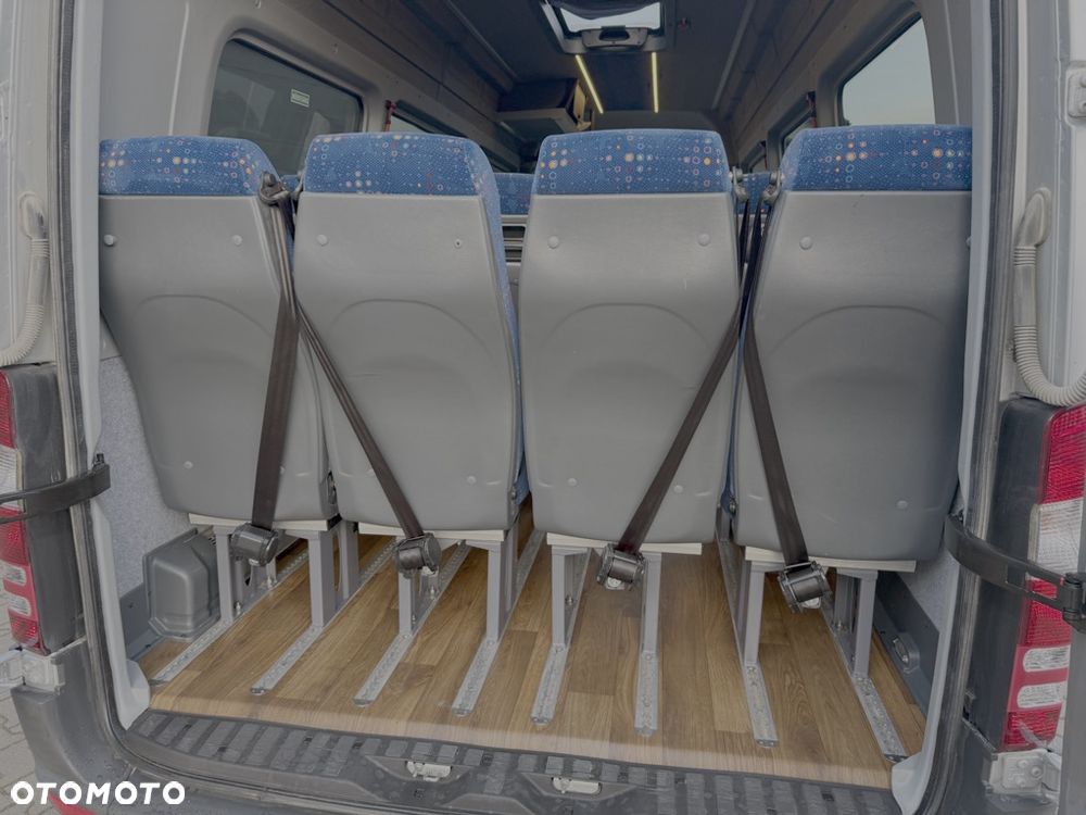 Mercedes-Benz Sprinter 516 Nr. Oferty: 18 - 21