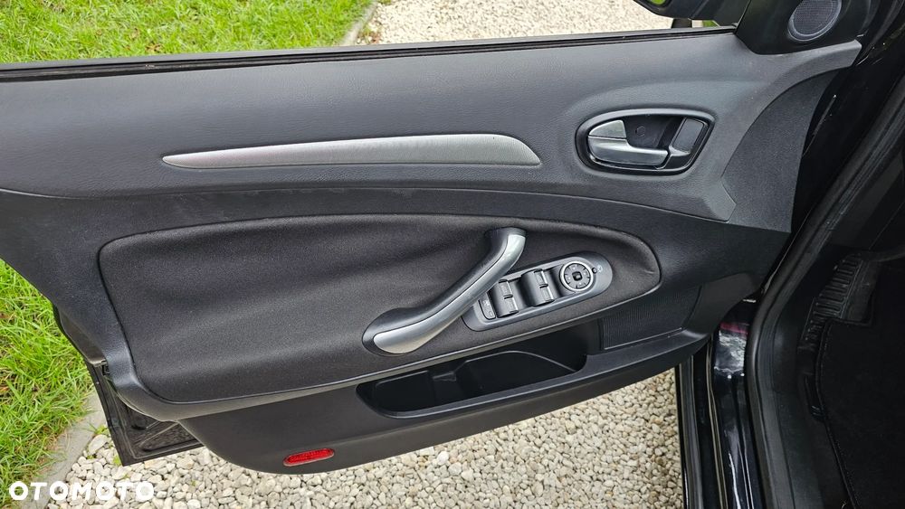 Ford Mondeo 2.0 TDCi Ambiente - 14