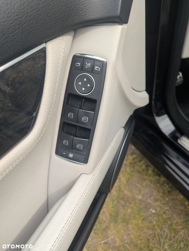 Mercedes-Benz Klasa C 300 CDI BlueEff 4-Matic Avantgarde - 16