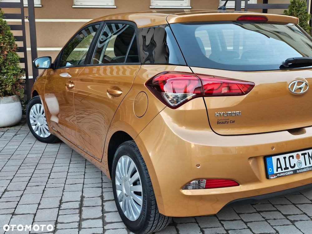 Hyundai i20 1.2 YES Gold - 36