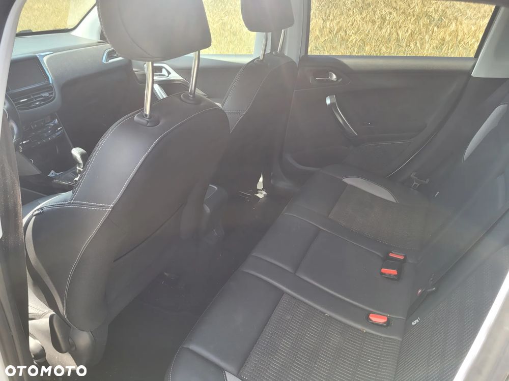 Peugeot 2008 - 8