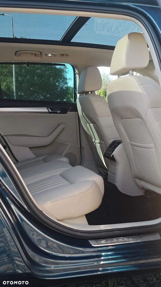 Skoda Superb 2.0 TDI 4x4 L&K DSG - 17
