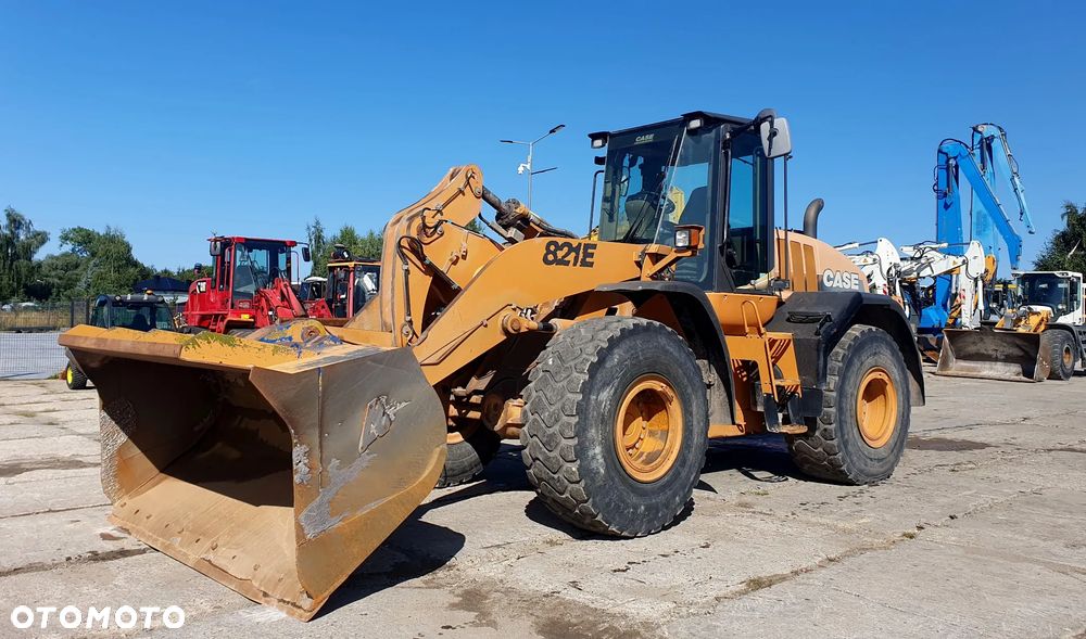 Case 821E - 1