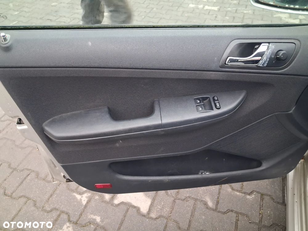 Skoda Fabia 1 1 Kombi 99-08 silnik 1.4 16v BKY skrzynia biegów GRZ klapa drzwi lusterko błotnik 2102 srebrny szyba alternator pompa sterownik maglownica rozrusznik cewka kolektor tłumik wydech belka sanki tapicerka mechanizm lampa reflektor chłodnica przewód wąż panel sterownik stacyjka lewarek konsola wiązka przewód zamek zwrotnica zacisk osłona obudowa podstawa radio przełącznik przepustnica przepływomierz czujnik NA CZĘŚCI WSZYSTKIE CZĘŚCI - 16