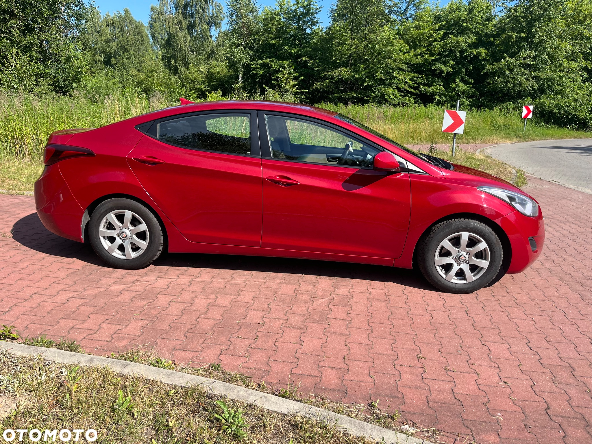 Hyundai Elantra - 4