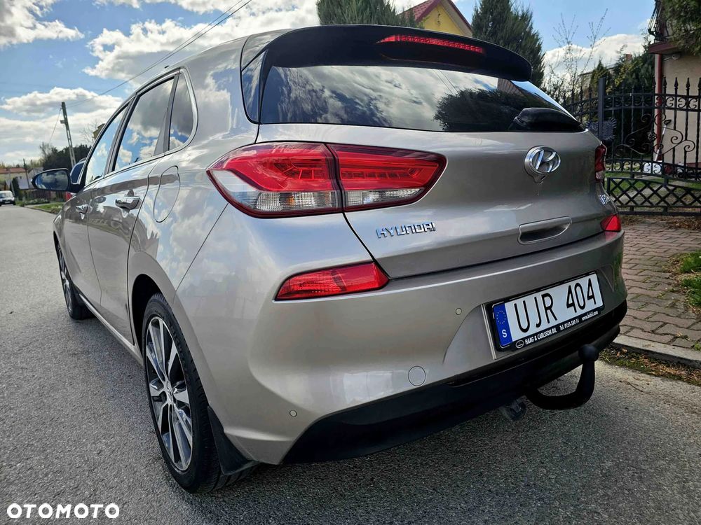 Hyundai i30 blue 1.6 CRDi Premium - 11