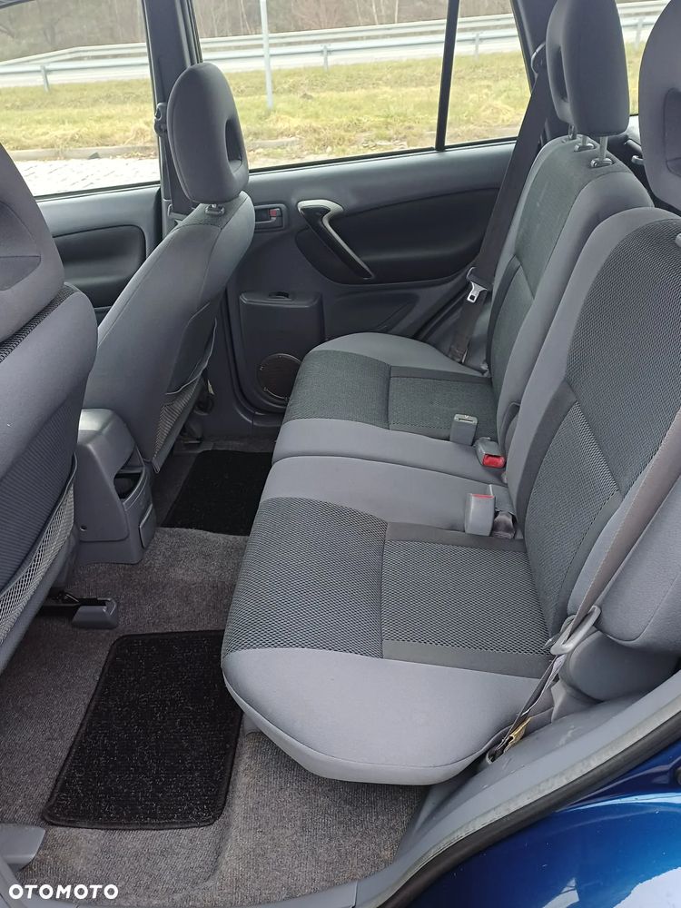 Toyota RAV4 2.0 VVT-i 4x4 - 18