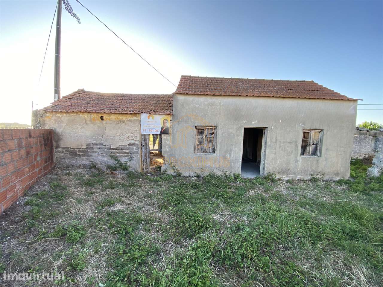Moradia T1+1 p/ restaurar c/ jardim - Grande imagem: 2/25