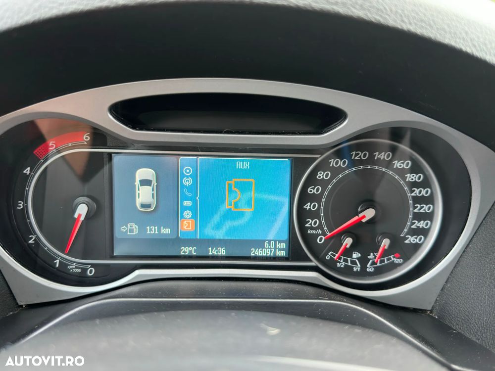 Ford S-Max - 9