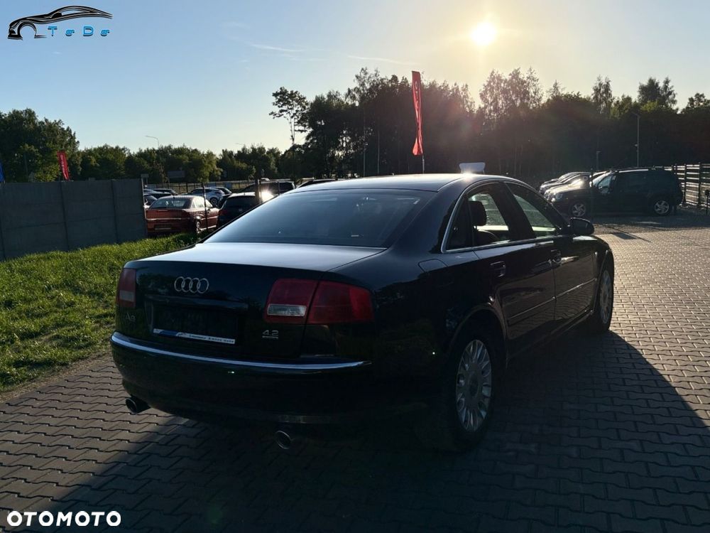 Audi A8 4.2 Quattro - 17