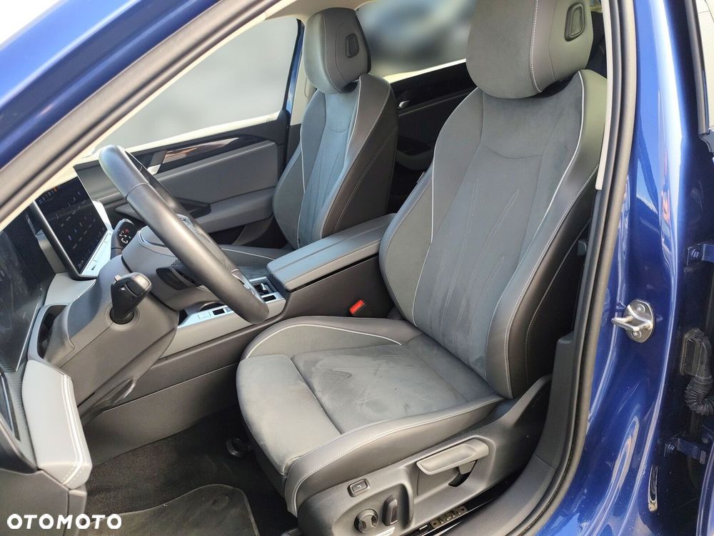 Volkswagen Passat - 12