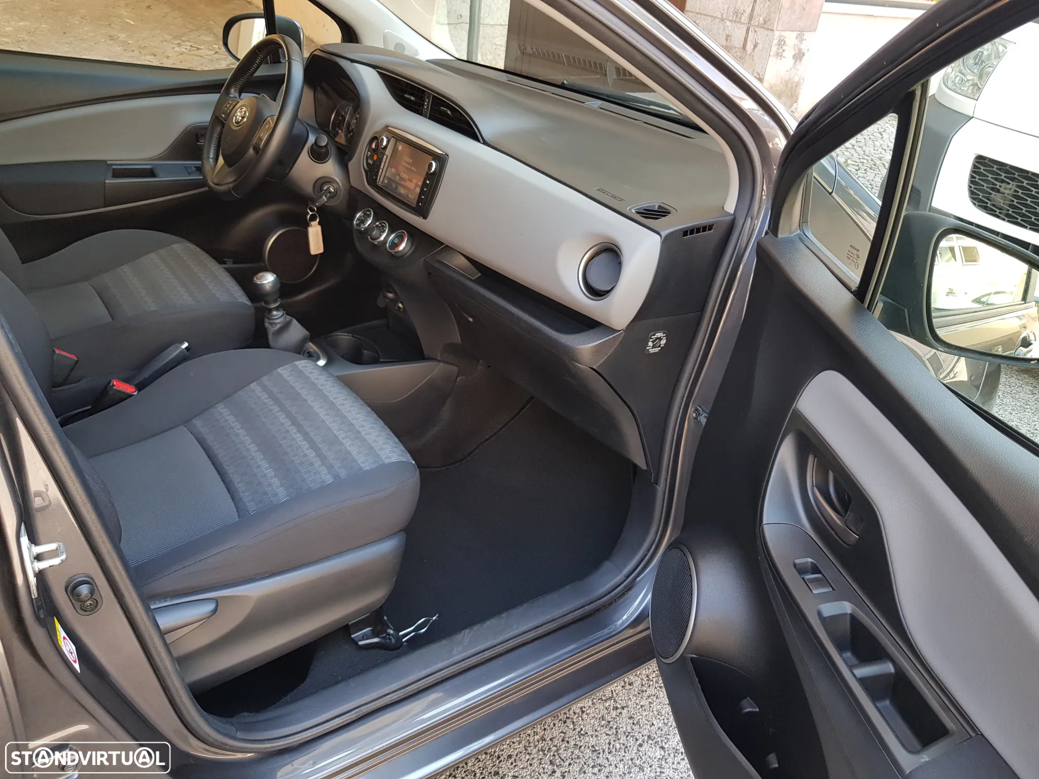 Toyota Yaris 1.4 D-4D Comfort+P.Style - 32