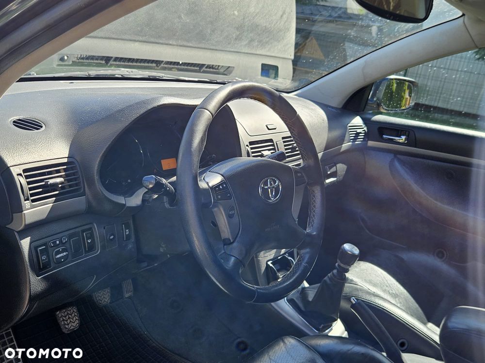 Toyota Avensis 2.2 D-4D Sol Plus 180 Premium - 23