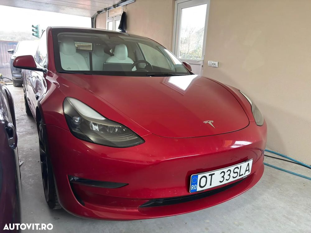 Tesla Model 3 Performance - 2