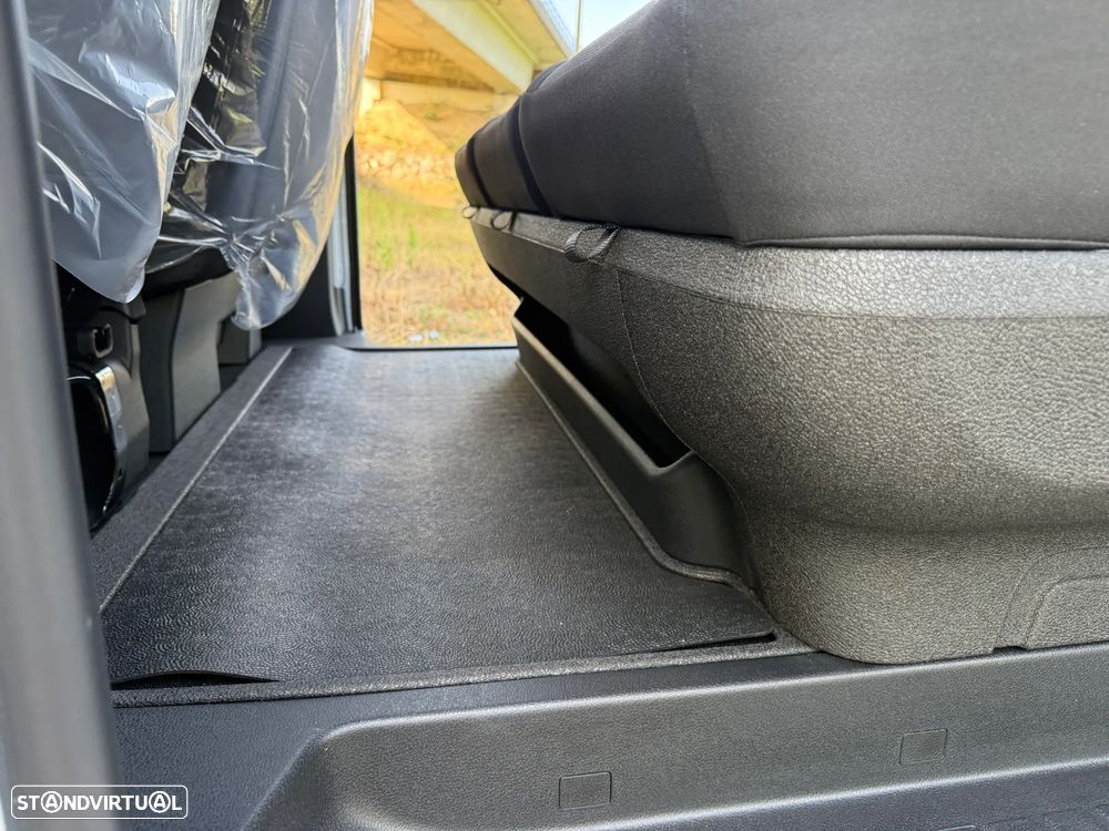 Citroën Jumpy Combi Plus 2.2 BlueHdi 180 cv EAT 8 XL - 23