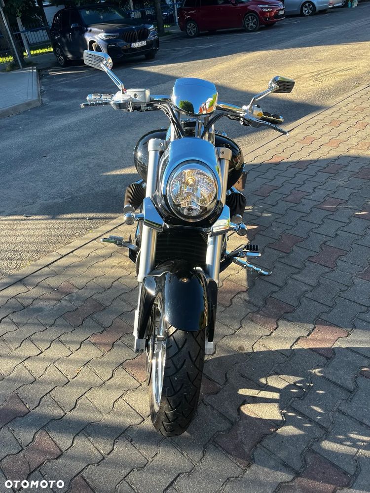 Suzuki Intruder - 6