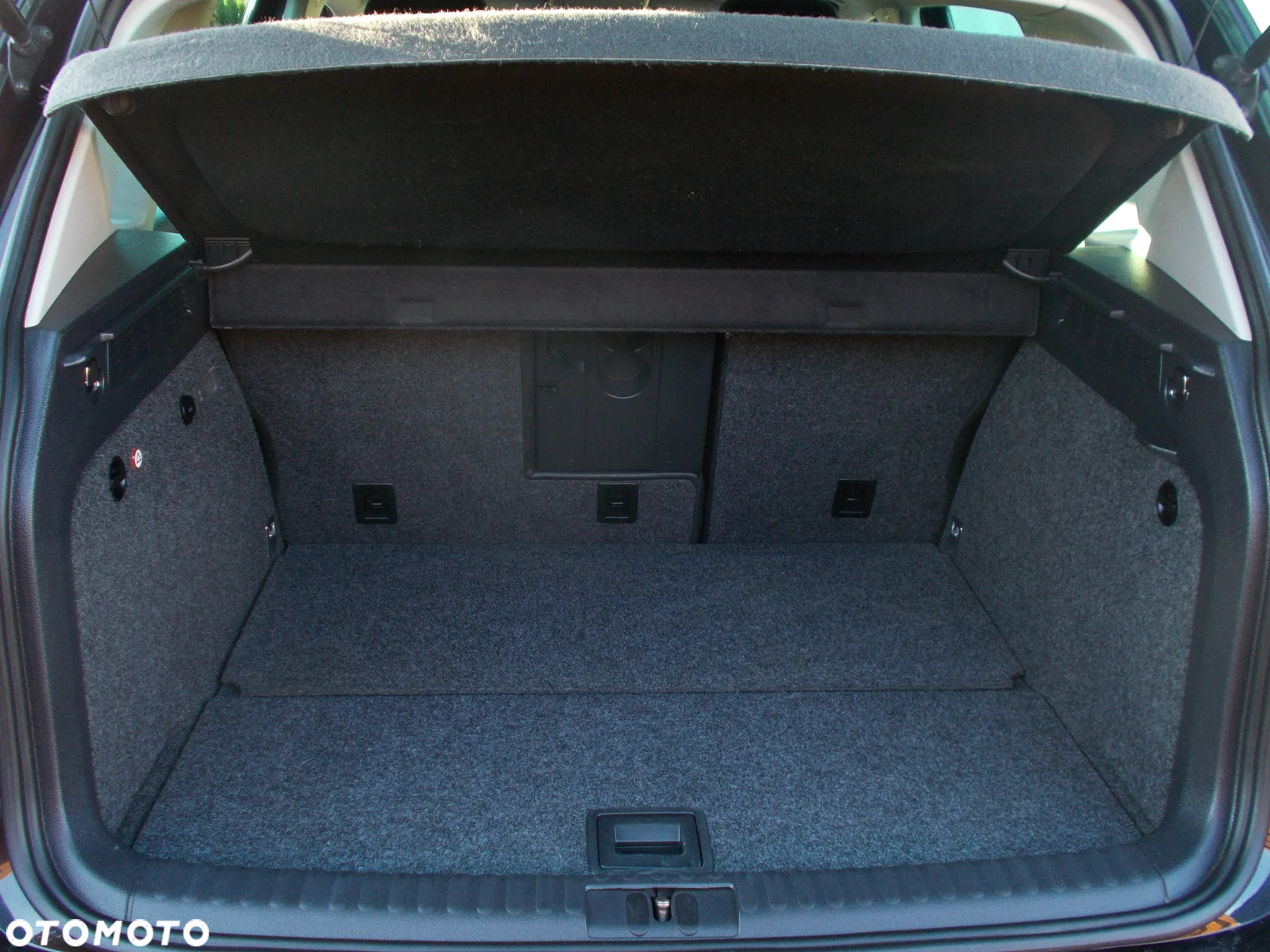 Volkswagen Tiguan 2.0 TDI 4Mot R-Style DSG - 8