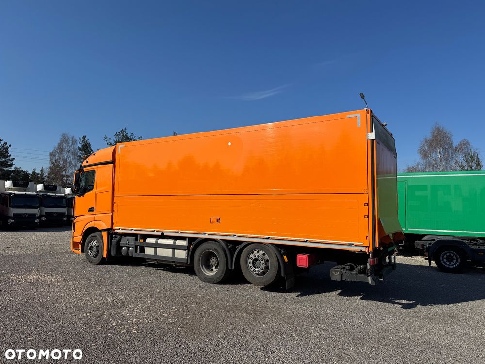 Mercedes-Benz Actros - 4