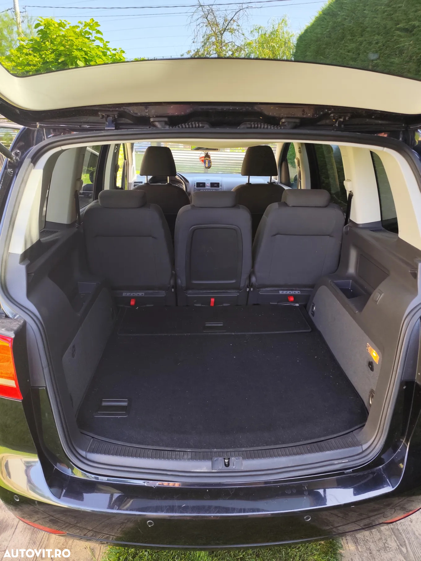 Volkswagen Touran Cross 1.6 TDI DSG - 17