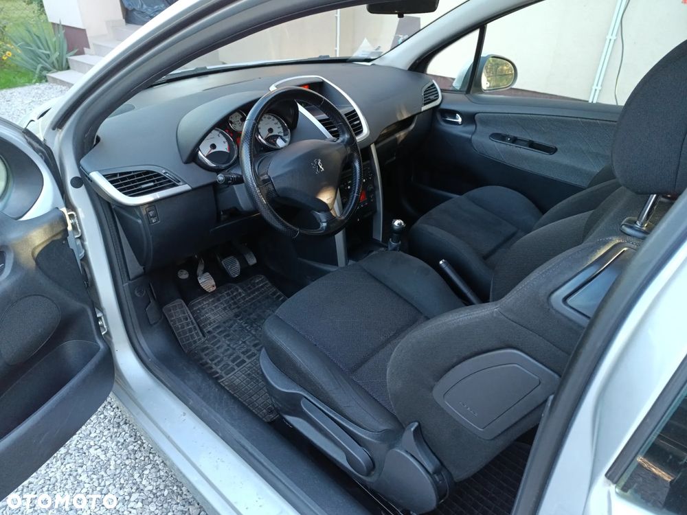 Peugeot 207 - 14