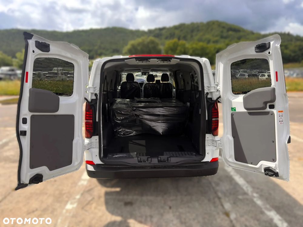 Volkswagen Transporter Kombi L2H1 M1 - 10