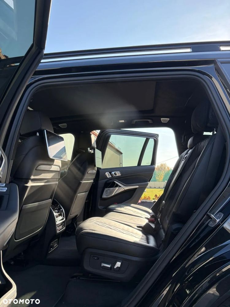 BMW X7 M50d sport - 15