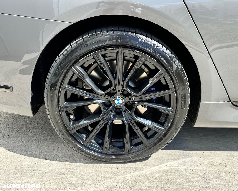 BMW Seria 7 745e - 17