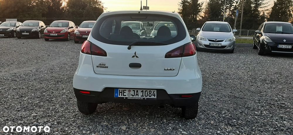 Mitsubishi Colt - 8