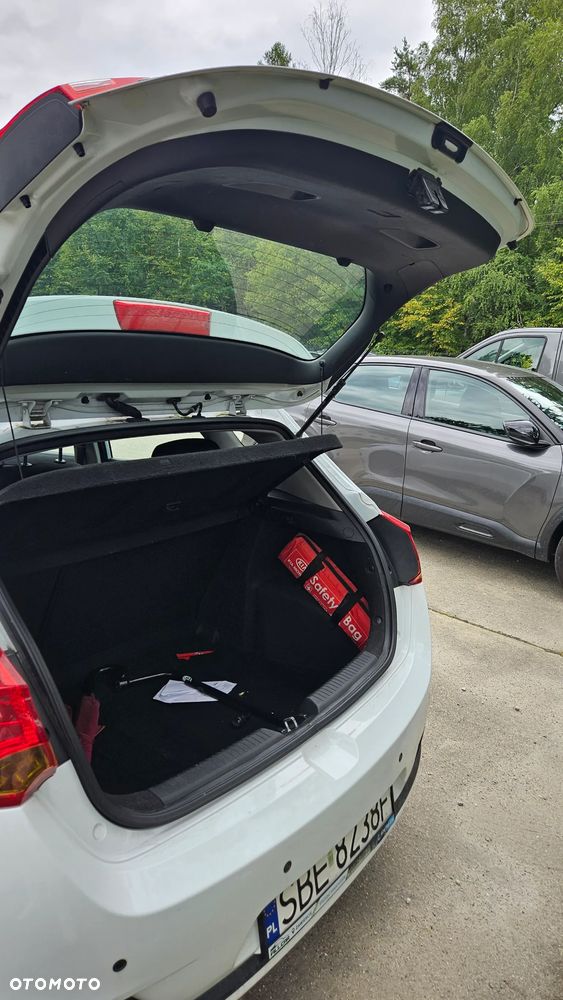 Kia Ceed - 13