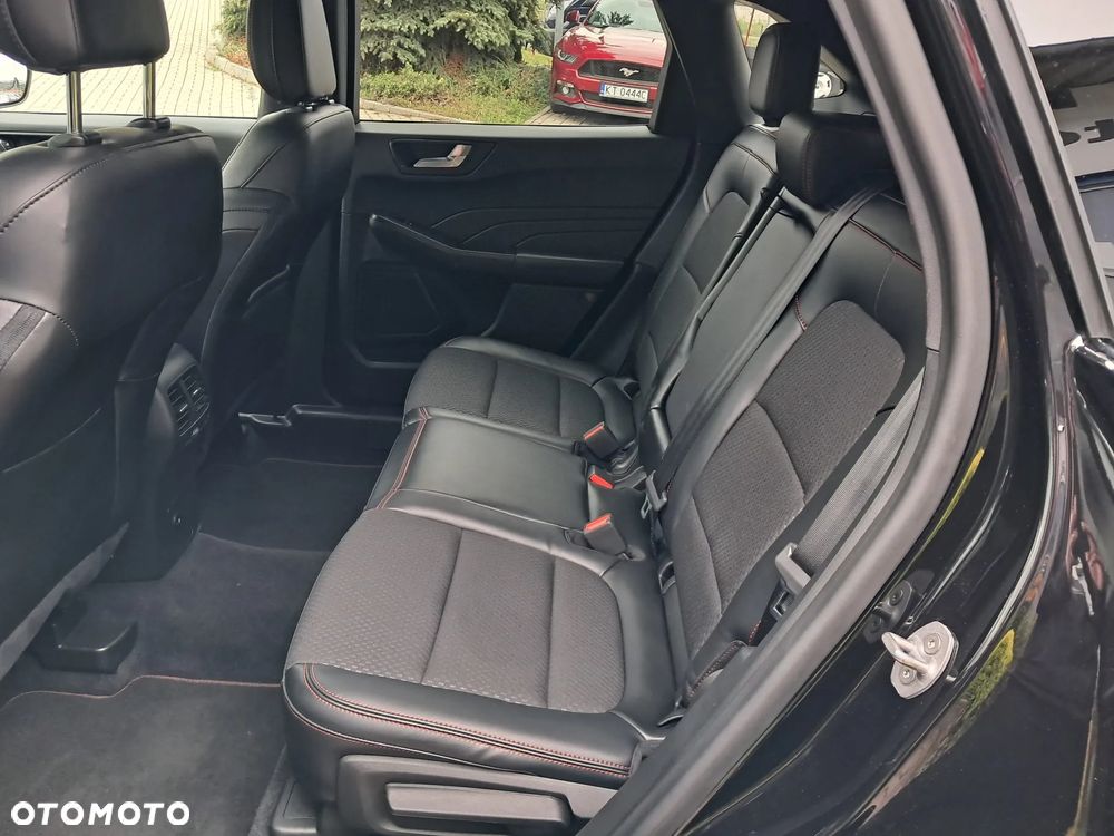Ford Escape 2.0 EcoBoost AWD Titanium - 32