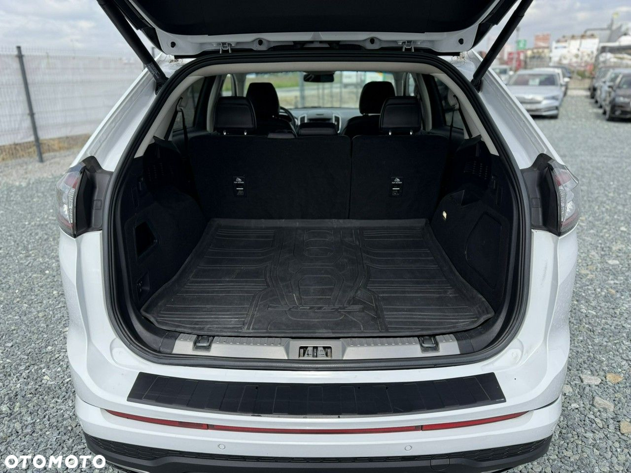 Ford Edge 2.0 TDCi Bi-Turbo 4x4 ST-LINE - 11
