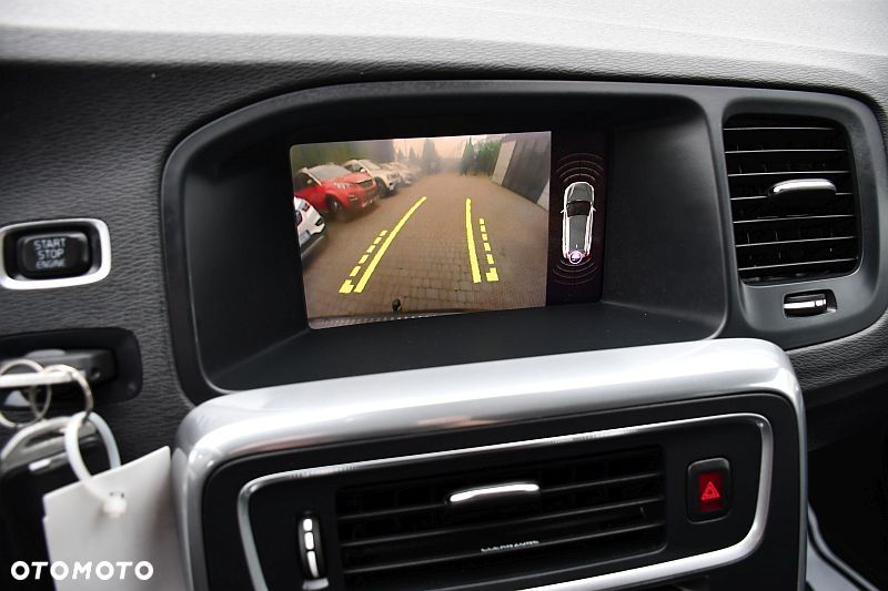 Volvo V60 D4 Geartronic R-Design - 13