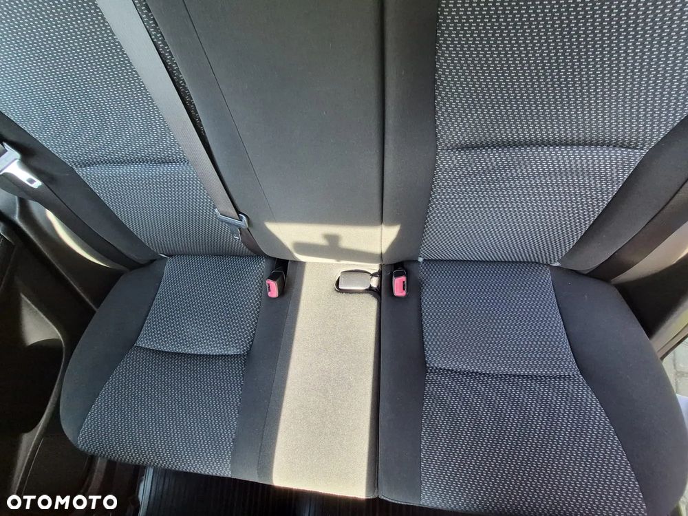 Toyota Auris - 11