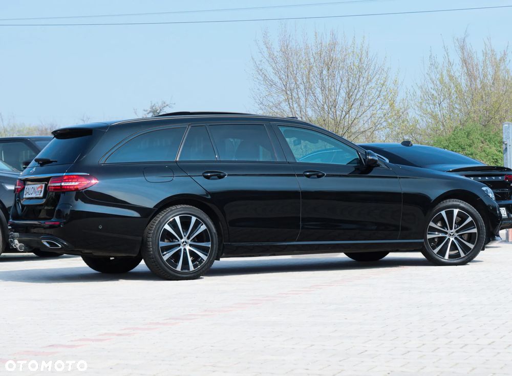 Mercedes-Benz Klasa E 300 9G-TRONIC Night Edition - 6