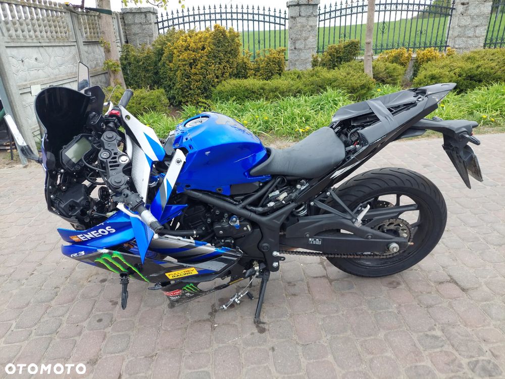 Yamaha R3 - 3
