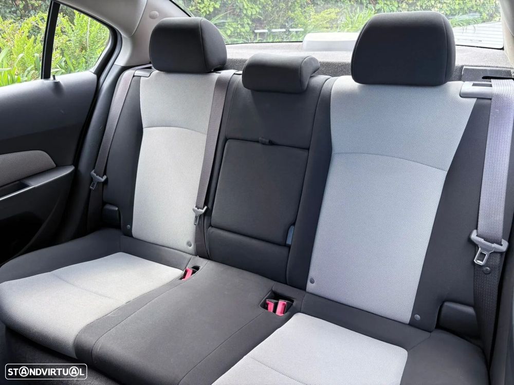 Chevrolet Cruze 1.6 LS - 51