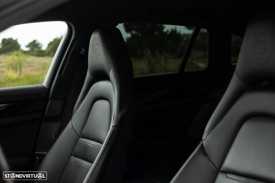 Porsche Panamera Sport Turismo 4 E-Hybrid - 32