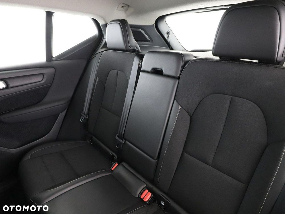 Volvo XC 40 T3 Momentum Pro - 18