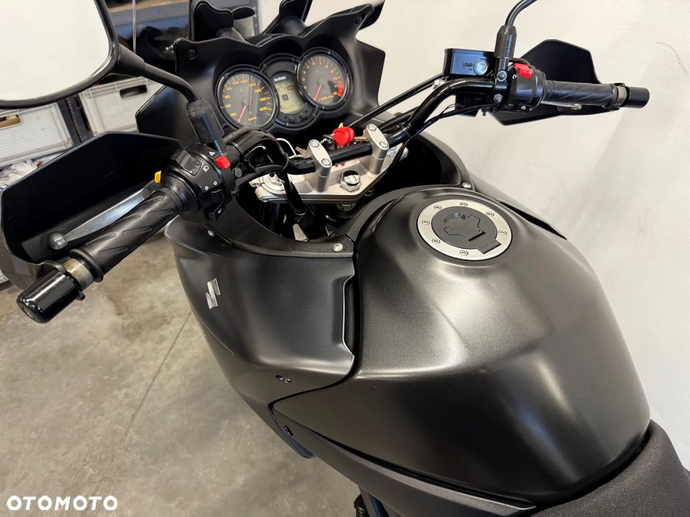 Suzuki V-STROM - 19