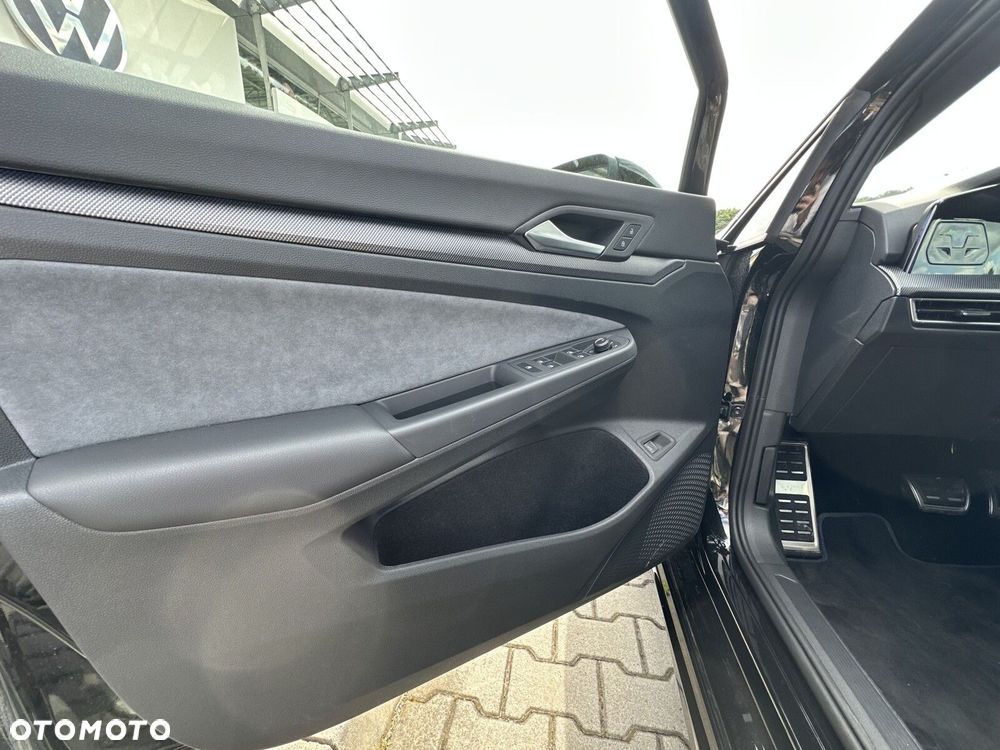 Volkswagen Golf Variant - 11