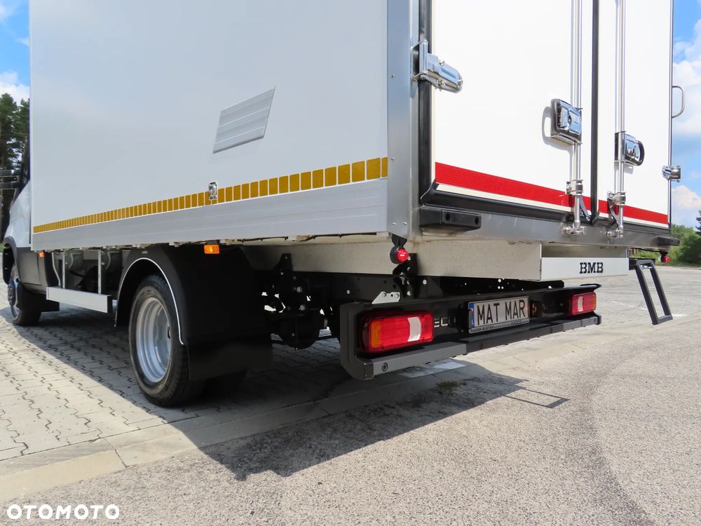 Iveco DAILY 35C16 3.0 HPI Chłodnia 7 E.Palet 3710 mm Dł. WZMACNIANY Agregat Thermo King 0*C Boczne Drzwi Zabudowy DMC 3500 DUŻA Ładowność 1160 Kg Nowe OPONY + Serwis W ASO IVECO Virtual Cockpit Carplay / Android Auto Stan Jak Nowy GWARANCJA Gotowy I Dostępny Polecam - 15