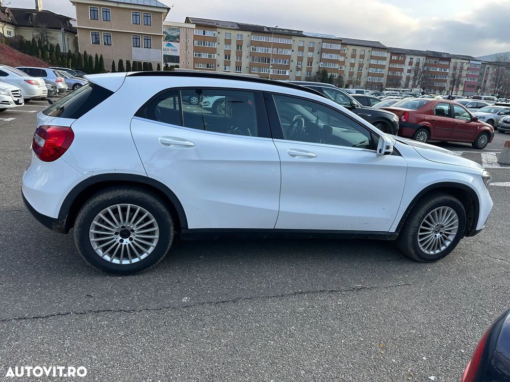 Mercedes-Benz GLA 200 d 4MATIC Aut. - 5