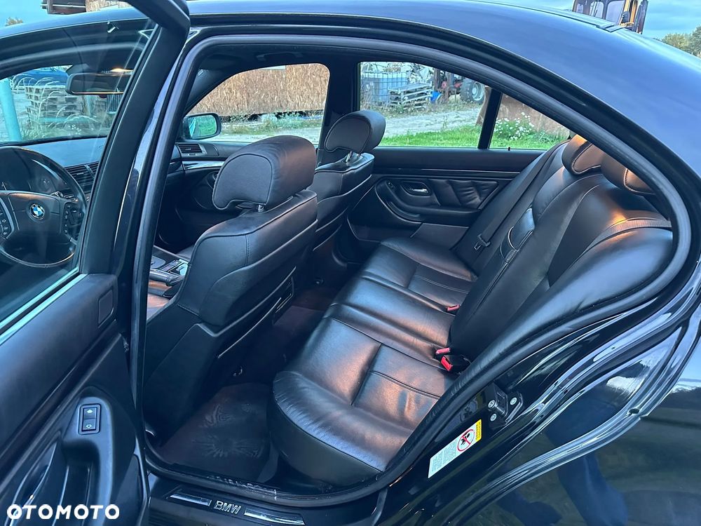 BMW Seria 5 525i - 6