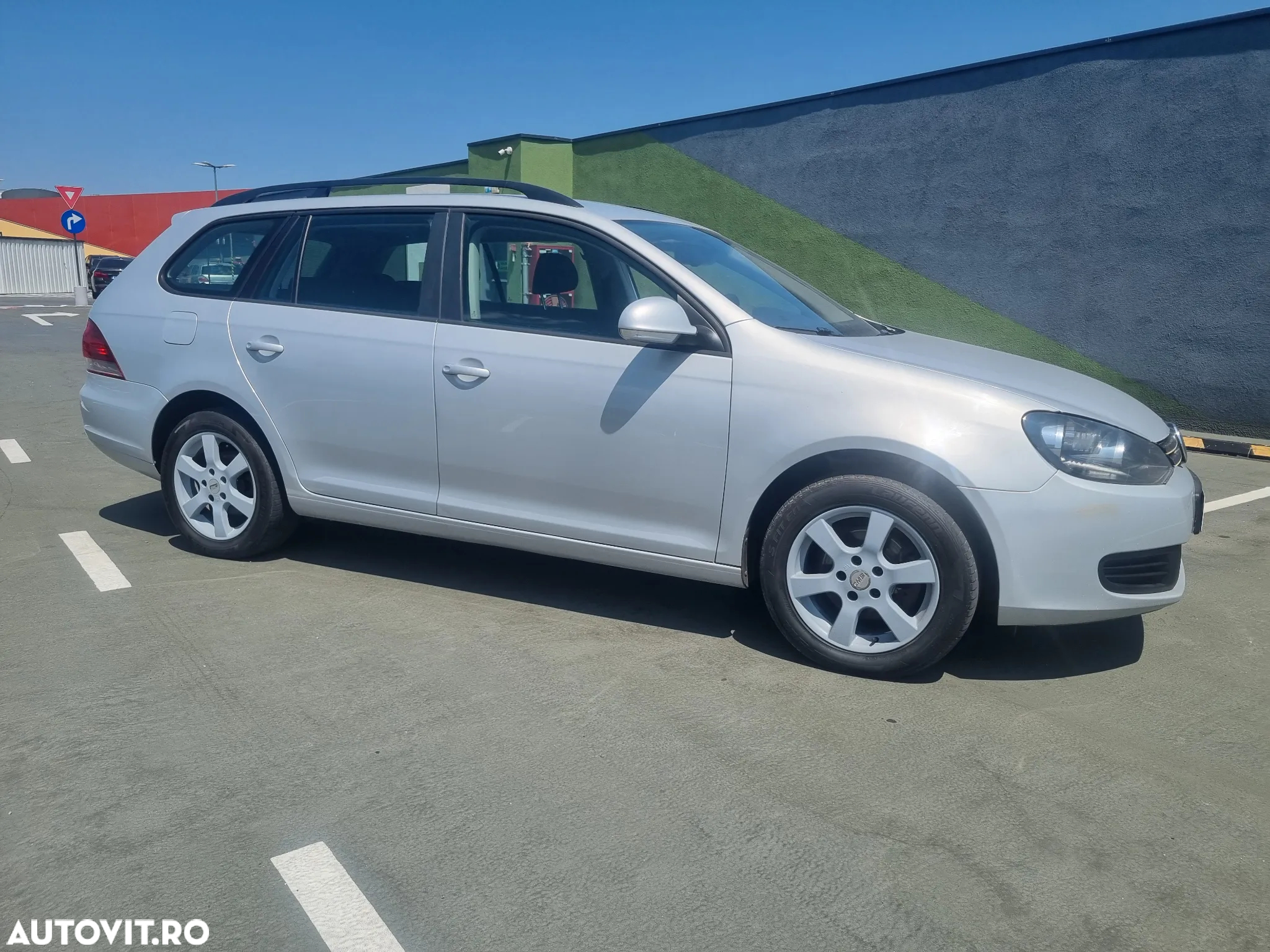 Volkswagen Golf 1.6 TDI BlueMotion Trendline - 5