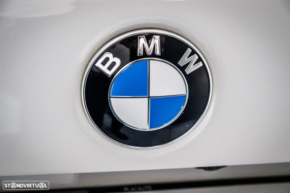 BMW X1 18 d sDrive Advantage Auto - 11